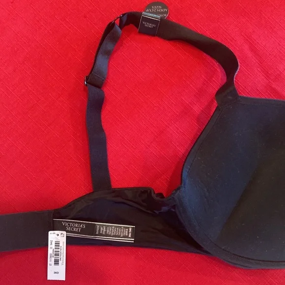 Gorgeous NWT Victorias Secret Black Bombshell plunge bra 36D - Picture 2 of 3